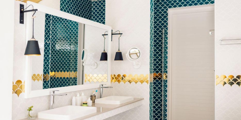 Révolutionnez votre salle de bain avec les murs de douche en PVC